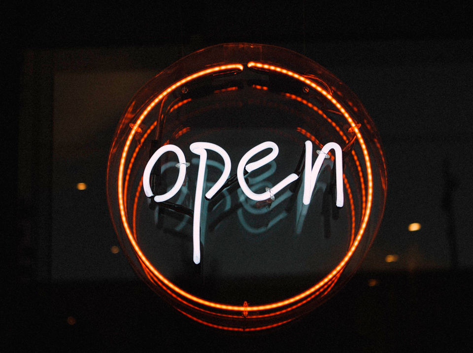 график работы клуба и бассейна 23, 24, 25 февраля, 8 марта